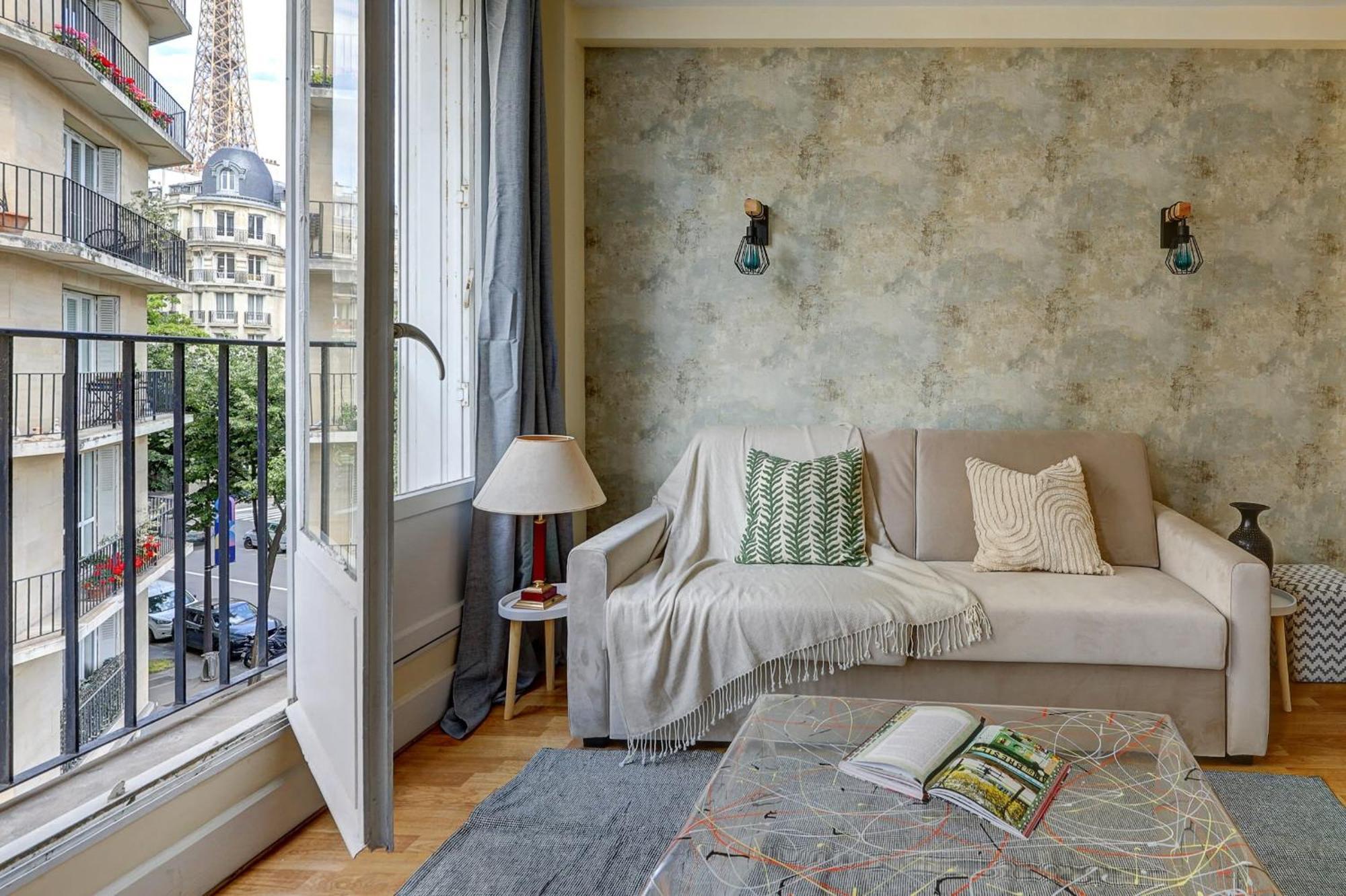 Champ De Mars & Eiffel Tower - 1br - Cityapartmentstay Apartment Paris