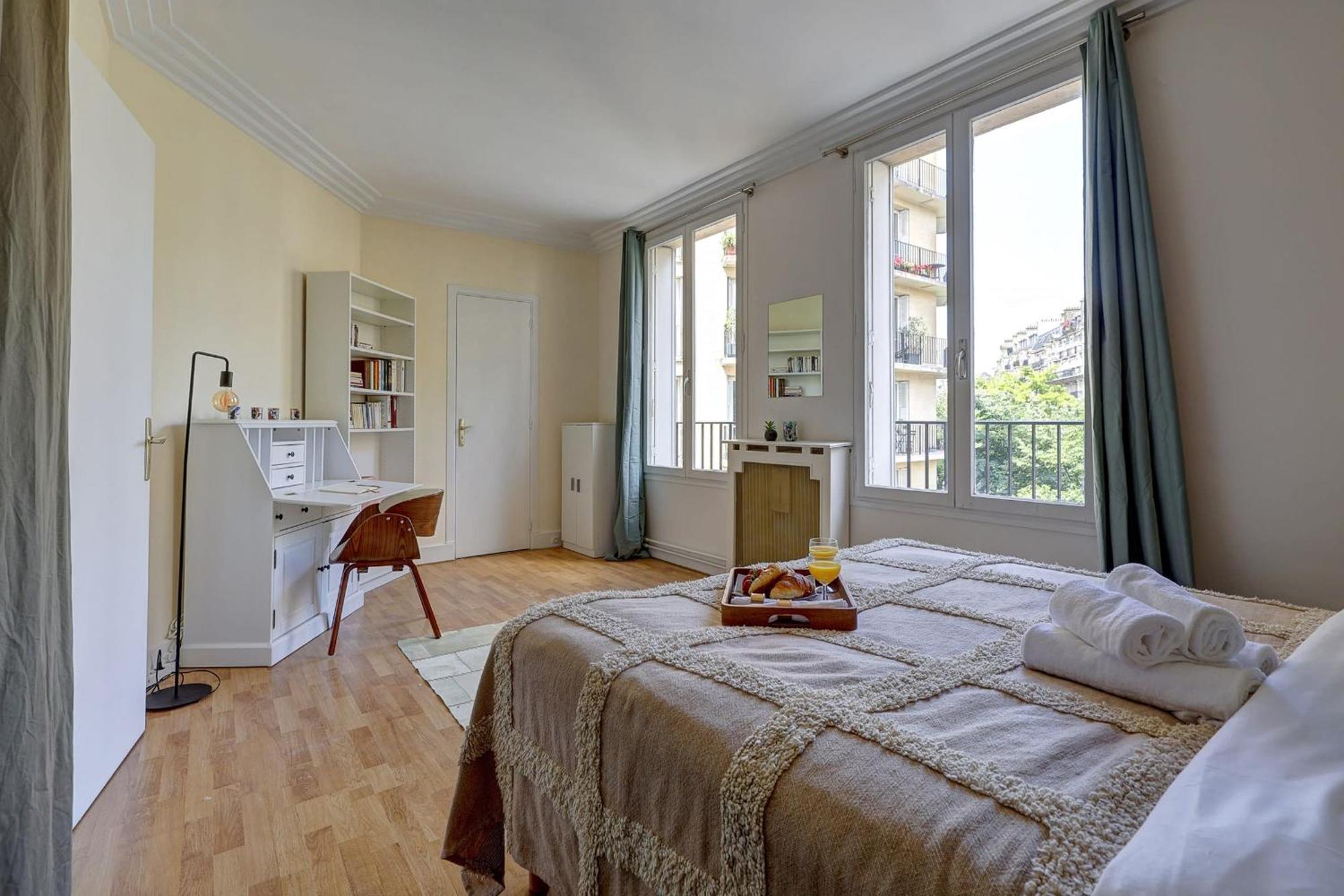 Champ De Mars & Eiffel Tower - 1br - Cityapartmentstay Apartment