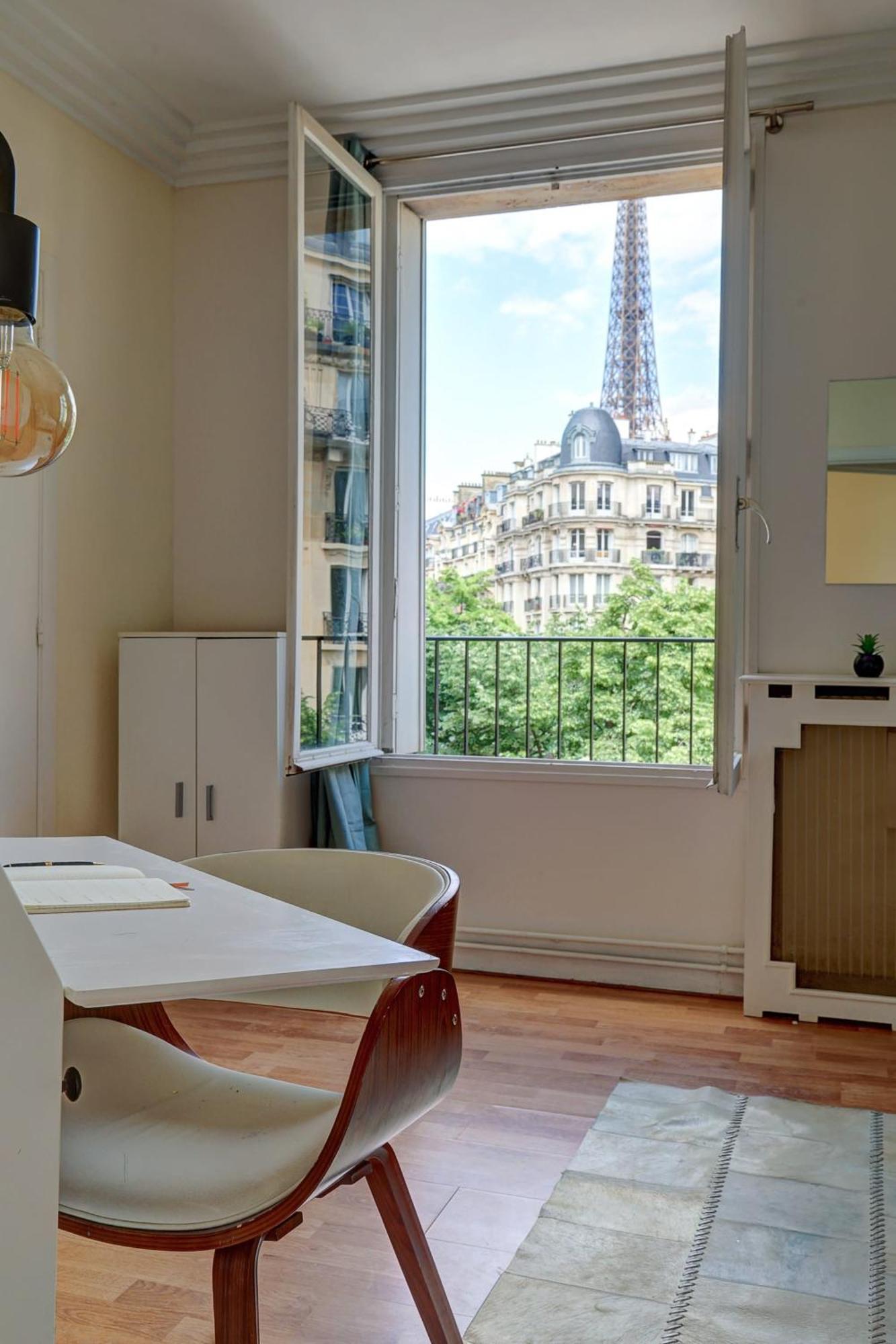 Champ De Mars & Eiffel Tower - 1br - Cityapartmentstay Apartment *
