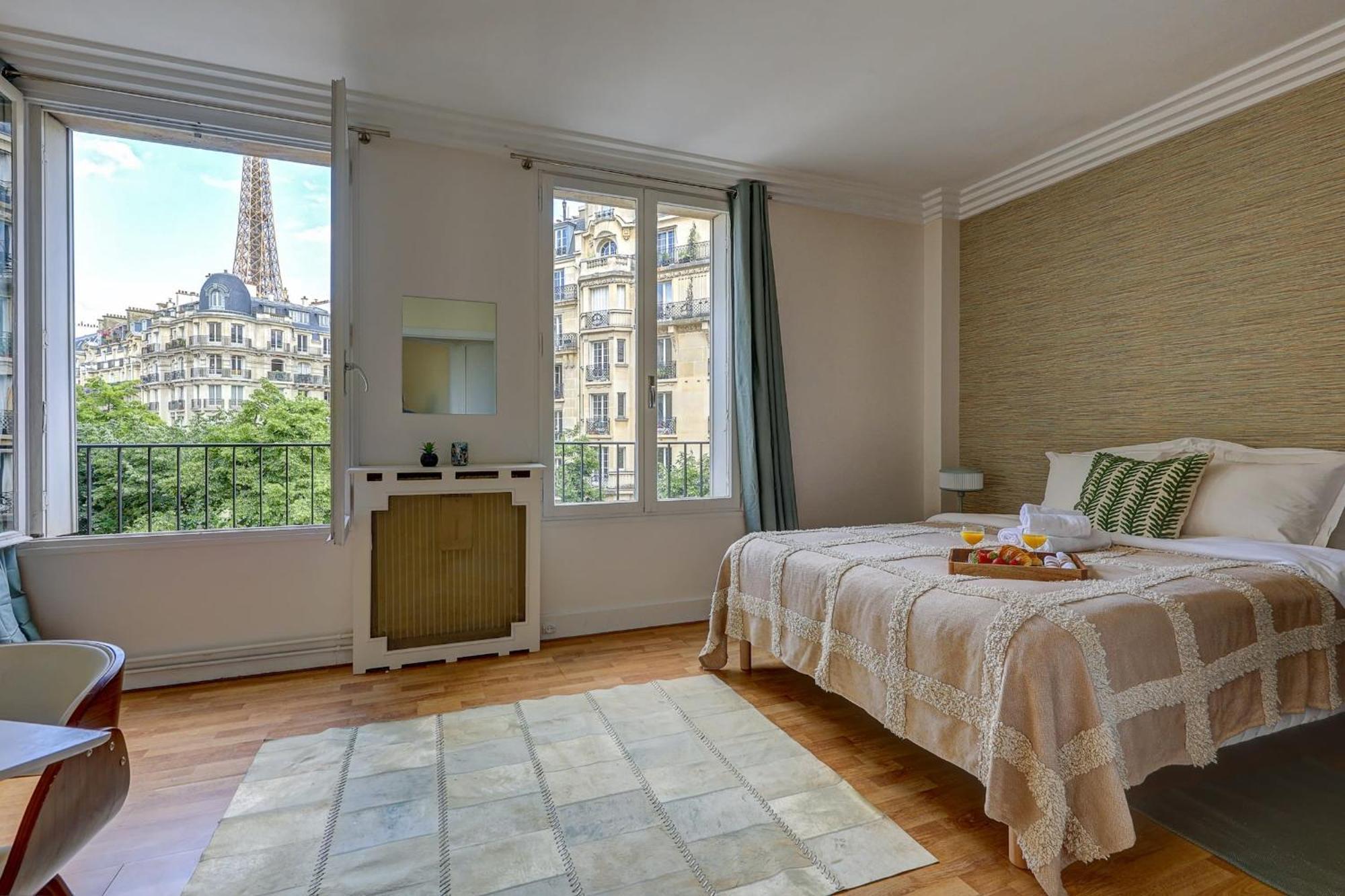 Champ De Mars & Eiffel Tower - 1br - Cityapartmentstay Apartment *
